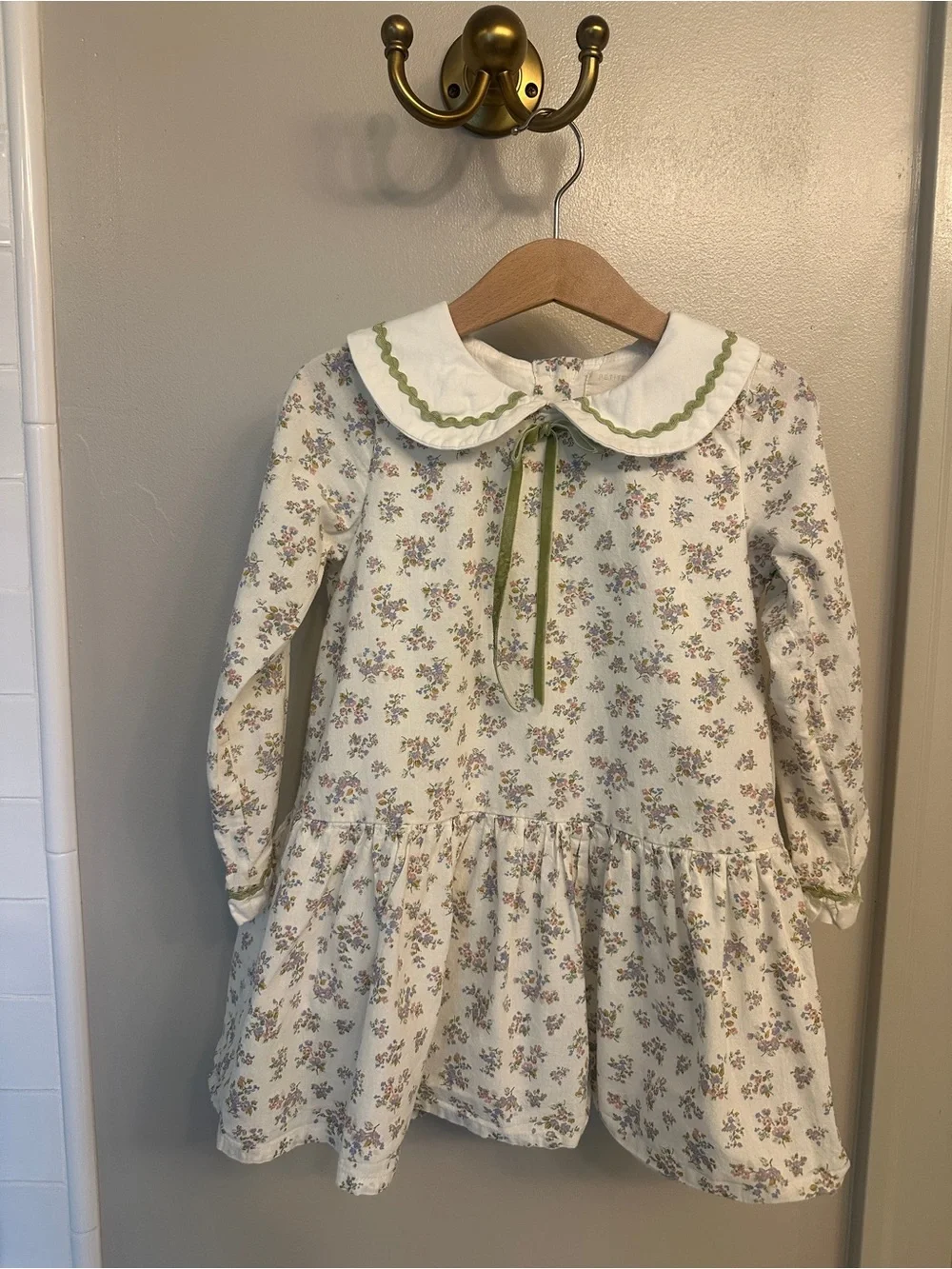 Girls' Floral Peter Pan Collar Dress in Cream and Green